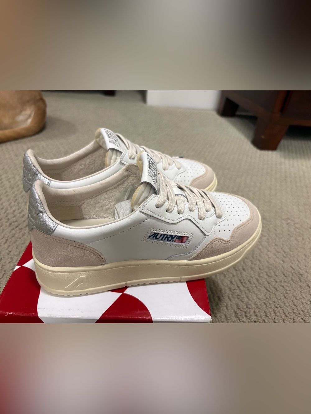 Autry Medalist  Low-Top Sneakers NWT